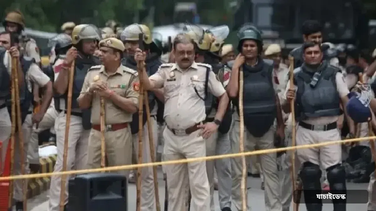 দিল্লিতে বিক্ষোভ সামলাতে ২৩ হাজার পুলিশ, বন্ধ মেট্রো ও বাতিল ট্রেন