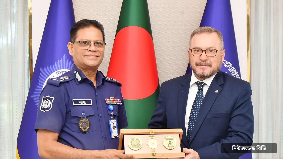 আইজিপির সঙ্গে রাশিয়ার রাষ্ট্রদূতের সৌজন্য সাক্ষাৎ